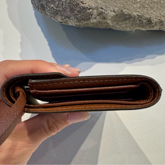 Gorgeous Authentic Louis Vuitton Victorine Wallet - Picture 5 of 11